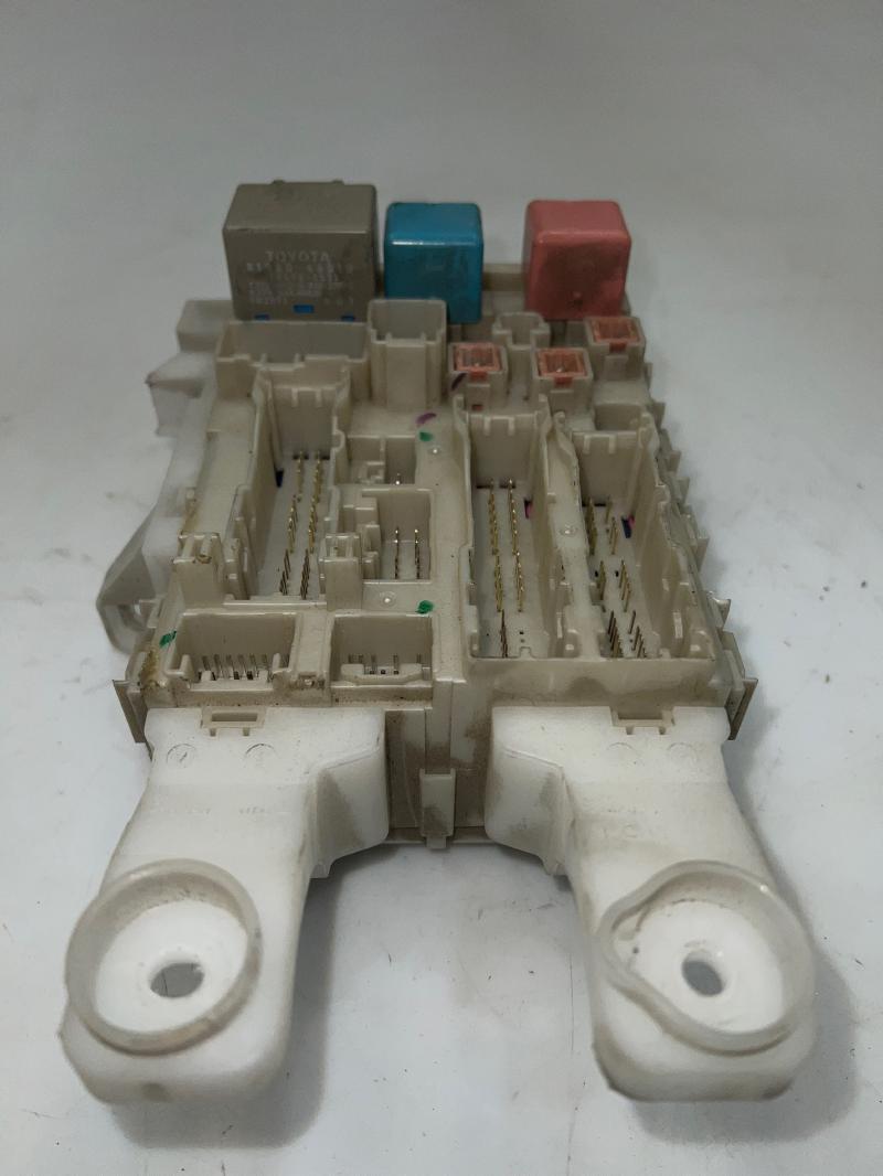 2010 Toyota Rav4 Cabin Fuse Box Junction Block OEM 8273042400