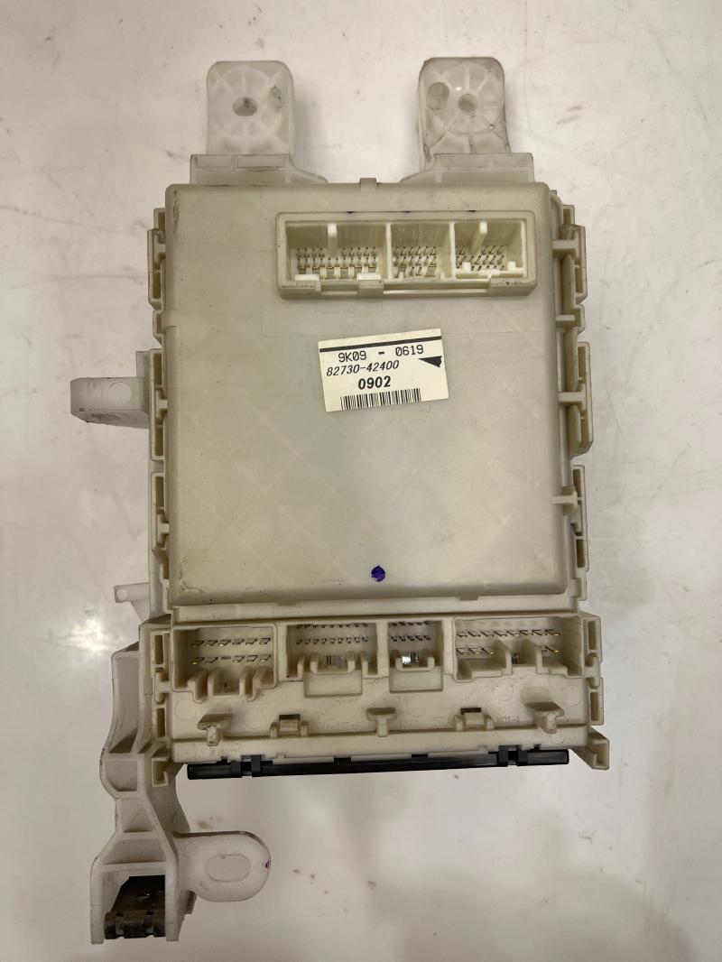 2010 Toyota Rav4 Cabin Fuse Box Junction Block OEM 8273042400