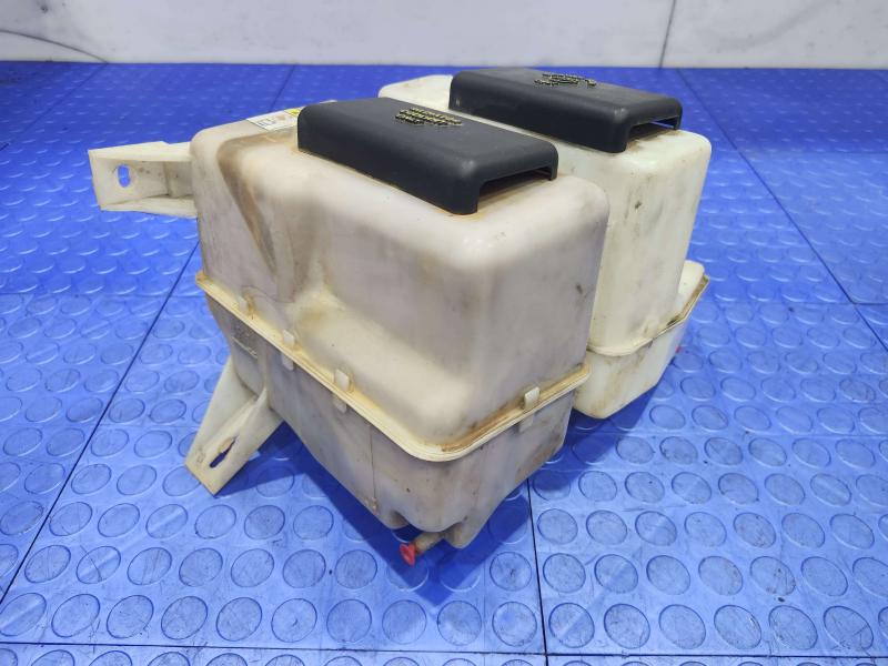 2004 Ford Explorer Washer Bottle