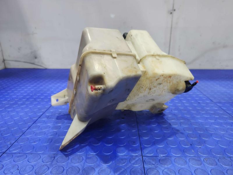 2004 Ford Explorer Washer Bottle