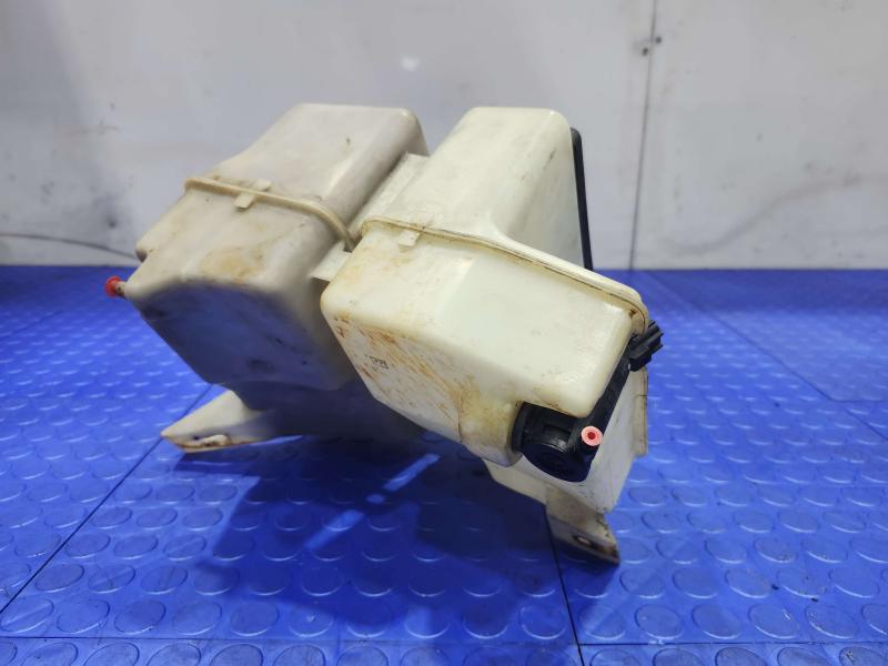 2004 Ford Explorer Washer Bottle
