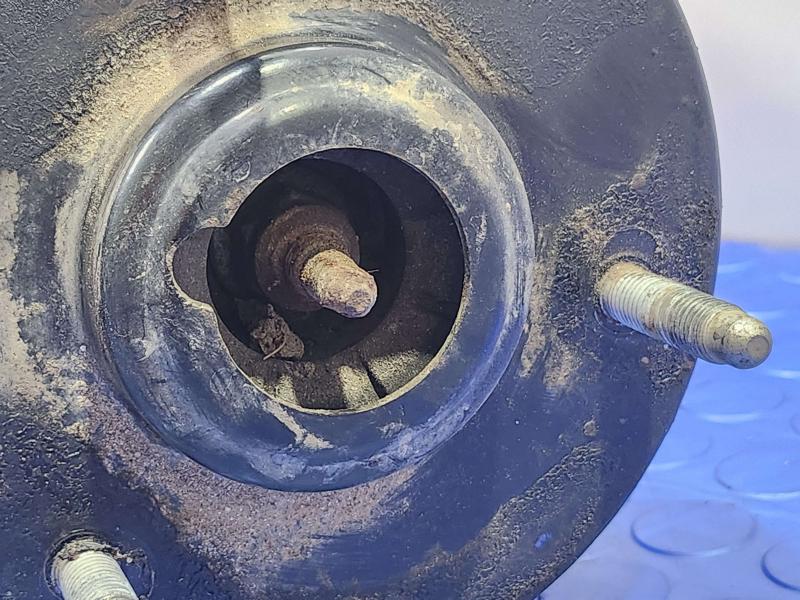 2012 GMC Yukon Strut Assembly