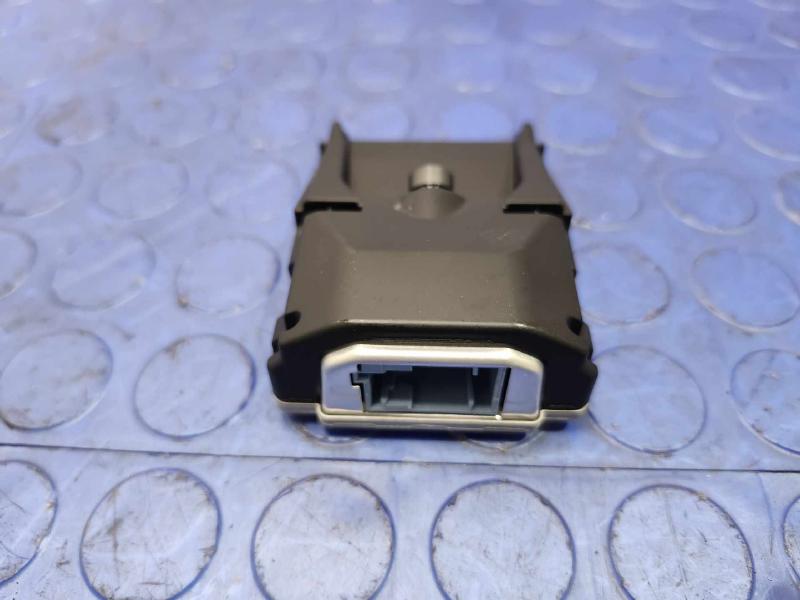 2021 Jeep Renegade Camera/Projector