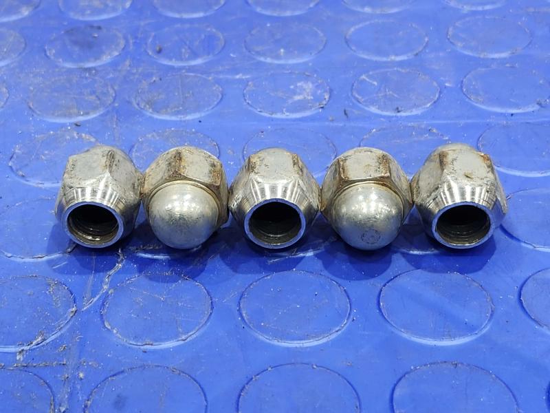 2008 Subaru Legacy Lug Nuts