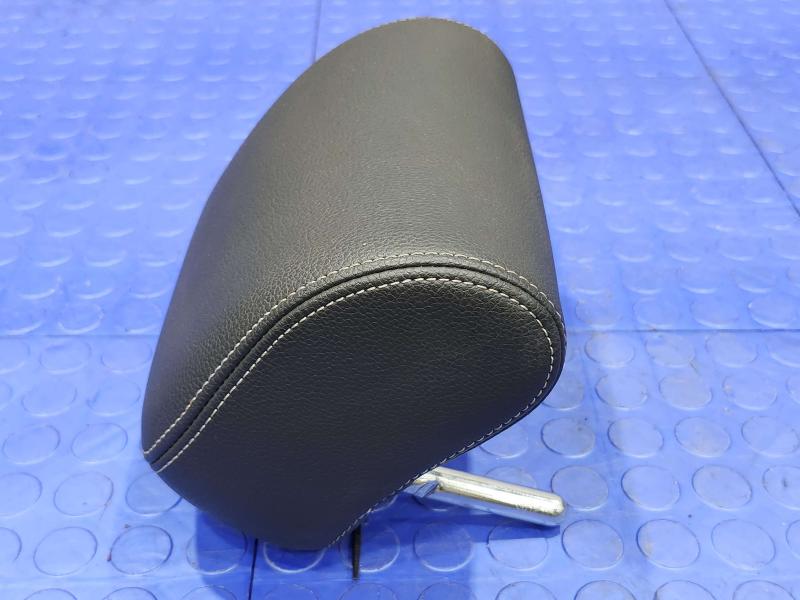 2018 Volkswagen Passat Headrest