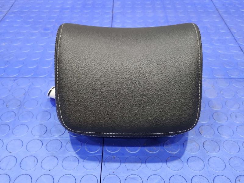 2018 Volkswagen Passat Headrest
