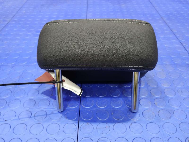 2018 Volkswagen Passat Headrest