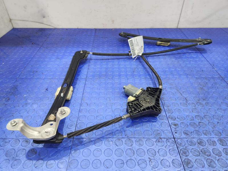 2015 Volkswagen Golf Front Door Regulator