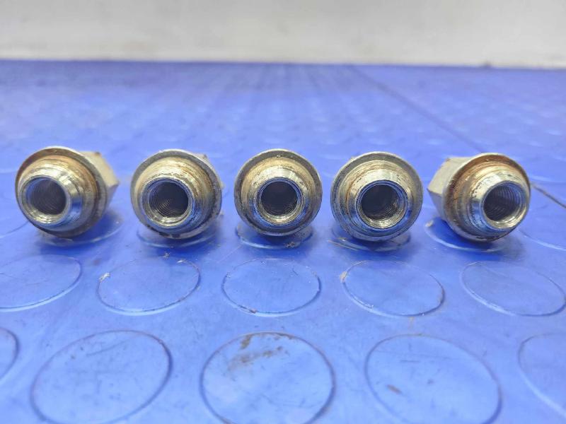 2011 Hyundai Sonata Lug Nuts