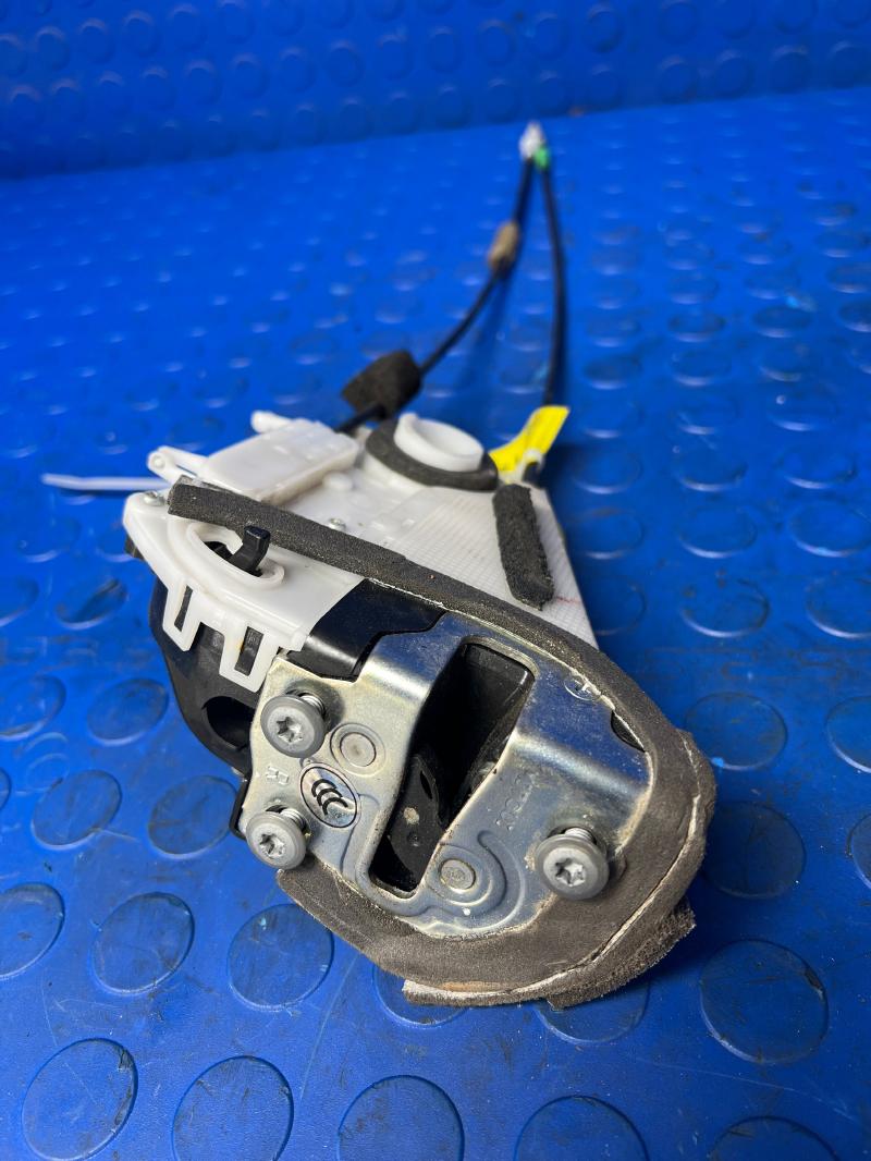 2010 Toyota Prius Rear Door Latch
