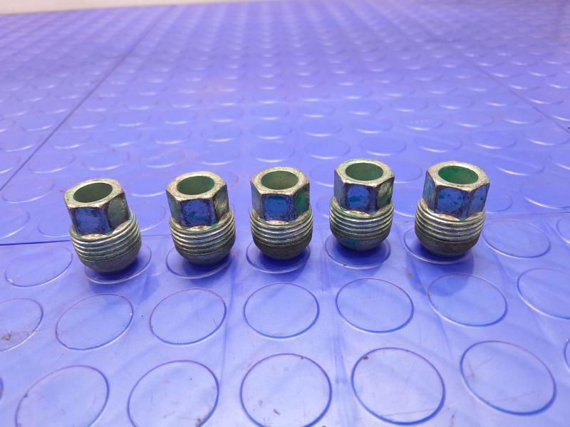 2018 Chevrolet Cruze Lug Nuts