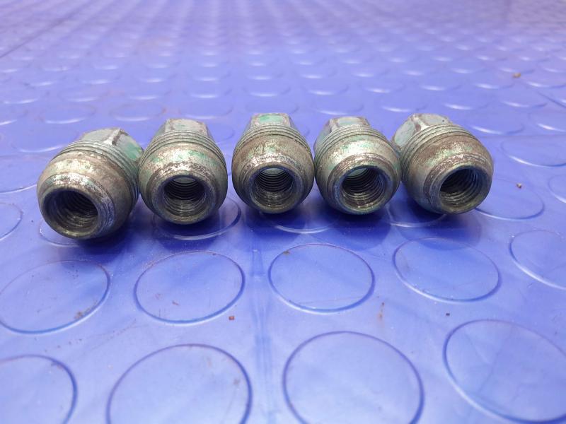 2018 Chevrolet Cruze Lug Nuts