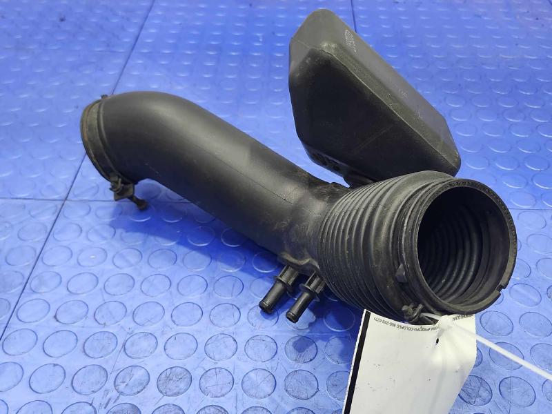 2010-2013 Kia Forte 2.0L 2.4L Engine Air Intake Duct Genuine OEM 281301M550