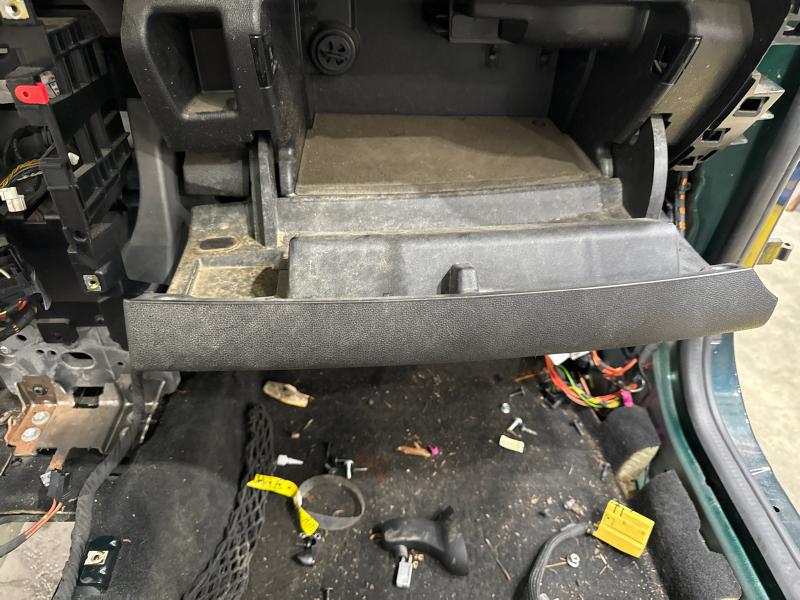 2012 MINI Cooper Countryman Glove Box