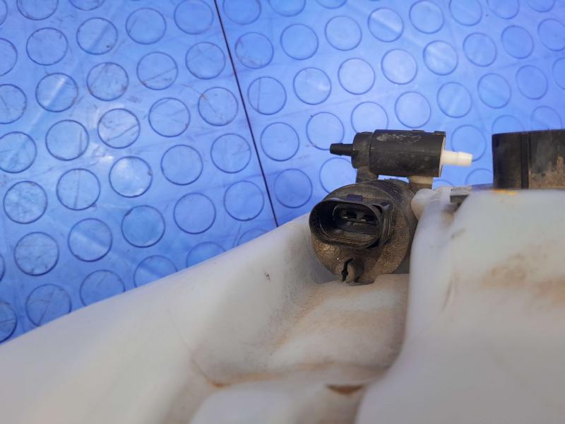 2014 Dodge Journey Washer Bottle