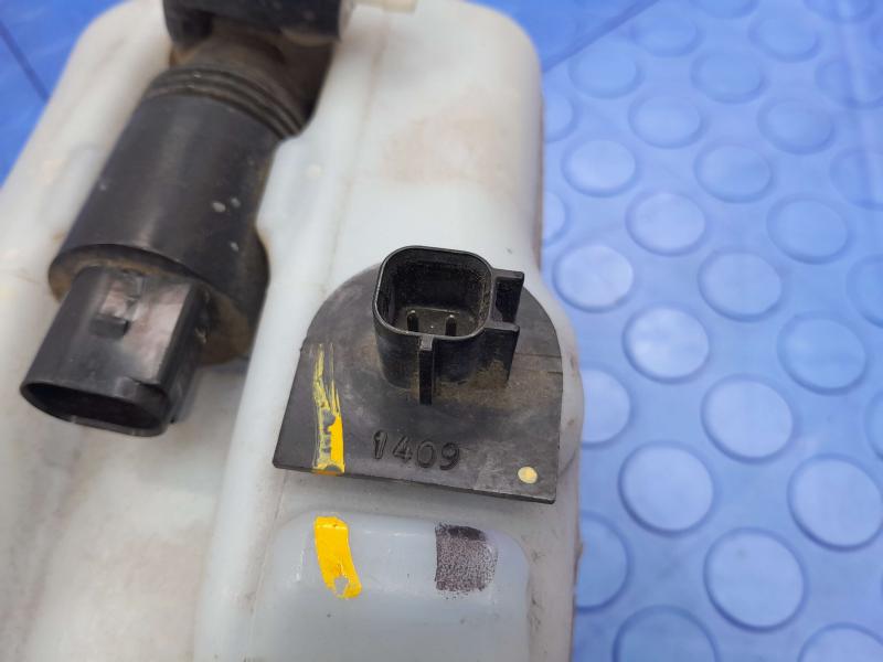 2014 Dodge Journey Washer Bottle