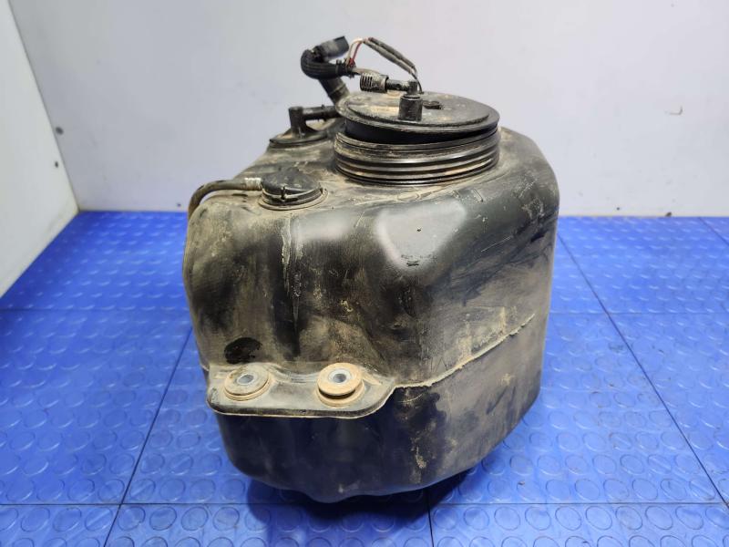 2012 Ford F-250 Super Duty Exhaust Fluid Tank