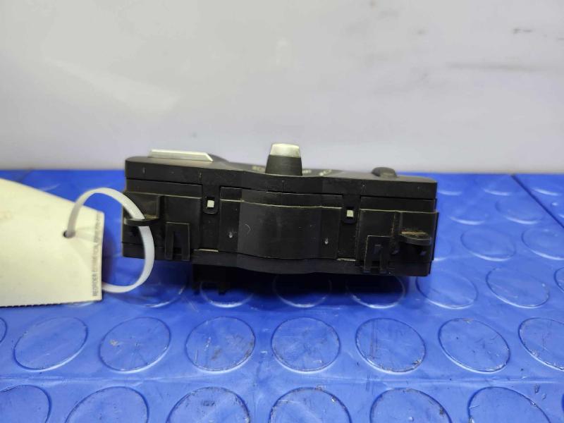 2016 BMW 528I Headlight Switch (Dash Mtd)