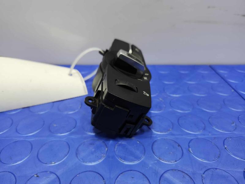 2016 BMW 528I Headlight Switch (Dash Mtd)
