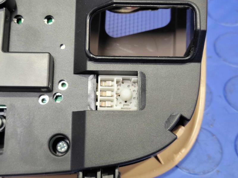 2016 Kia Sedona Front Console