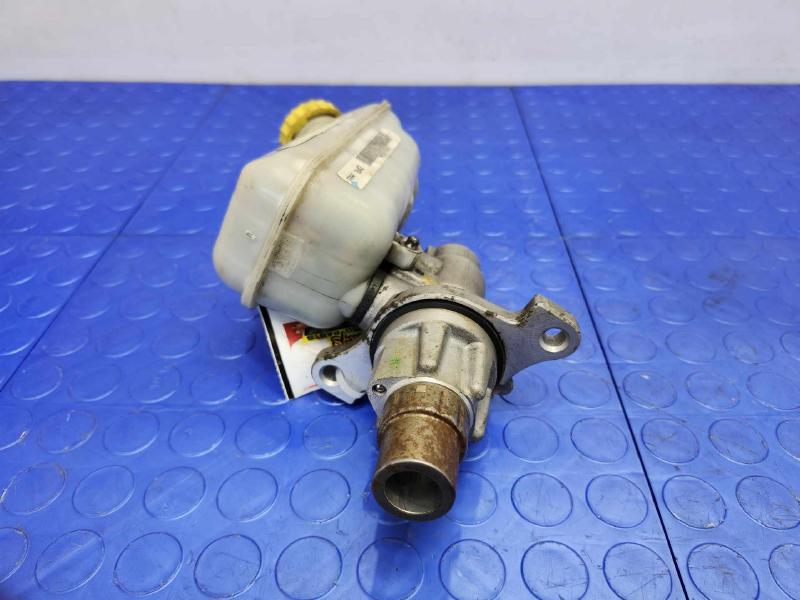 2009 Volkswagen Routan Master Cylinder