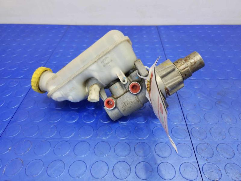 2009 Volkswagen Routan Master Cylinder