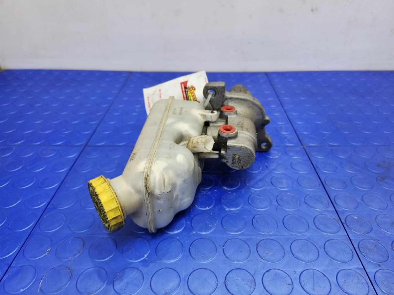 2009 Volkswagen Routan Master Cylinder