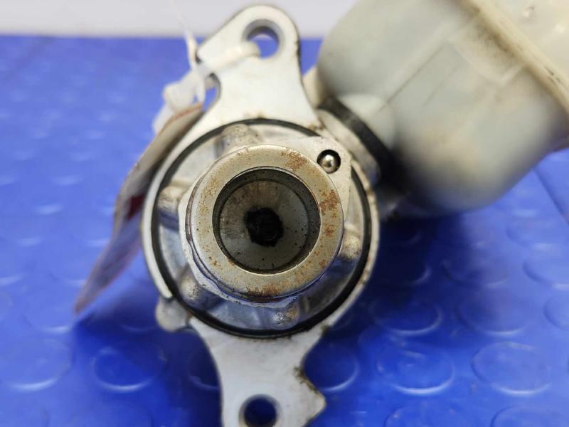 2009 Volkswagen Routan Master Cylinder