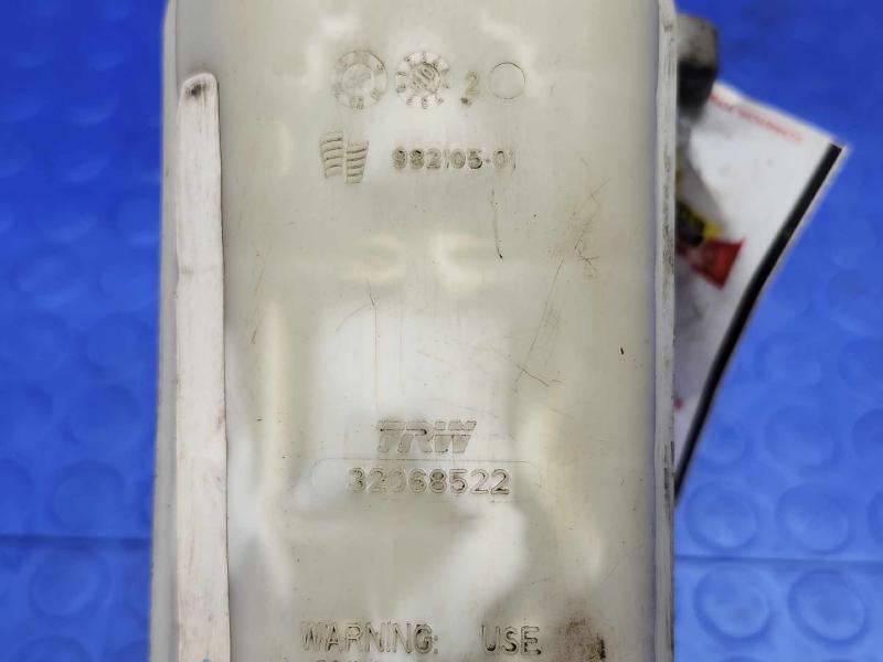 2009 Volkswagen Routan Master Cylinder