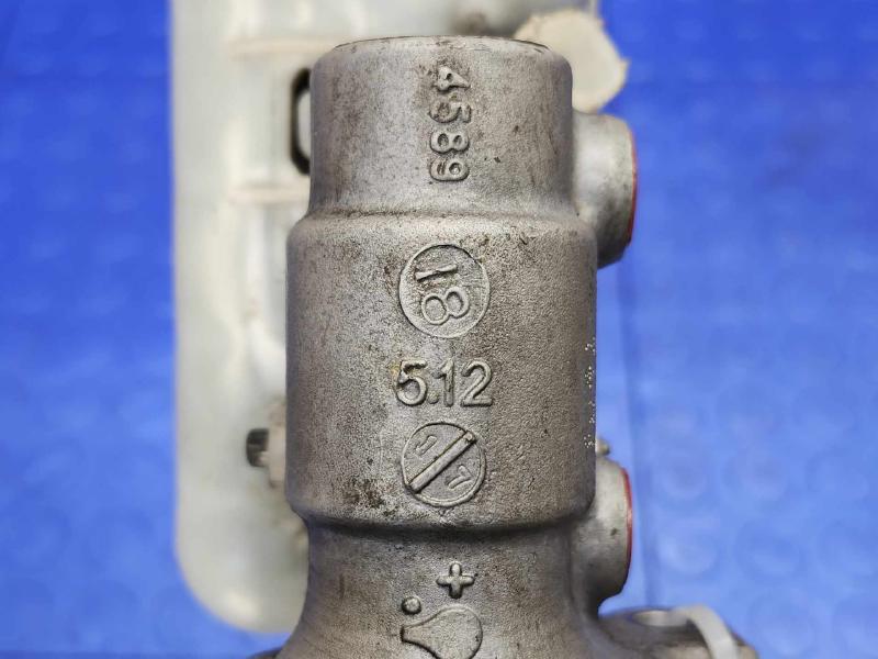 2009 Volkswagen Routan Master Cylinder