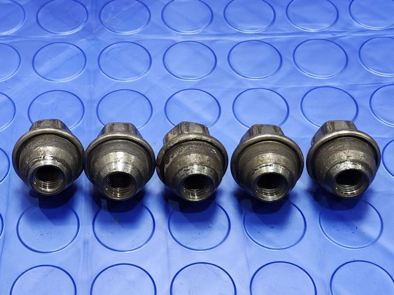 2013 Ford Fusion Lug Nuts