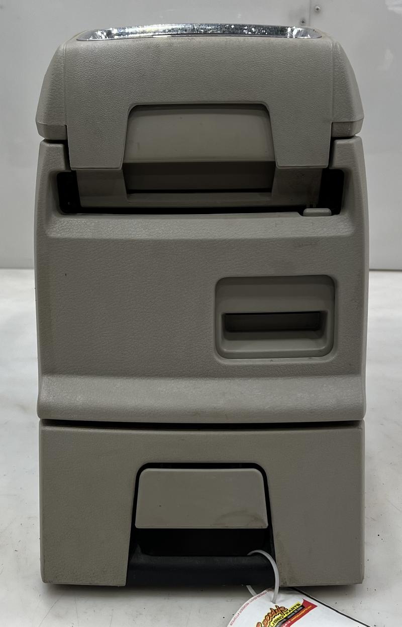 2013 Chrysler Town & Country Front Console