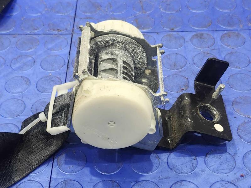 2011 Ford F-250 Super Duty Rear Seat Belt