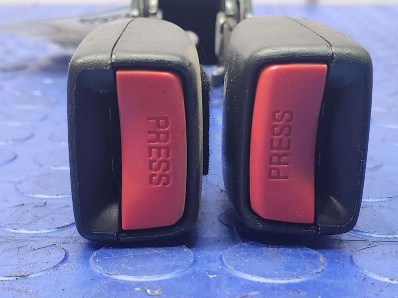 2013 Dodge Durango Rear Seat Belt
