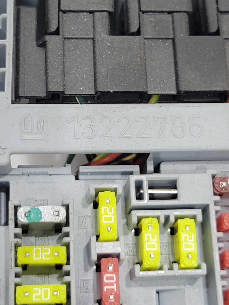2012 Buick Verano Cabin Fuse Box