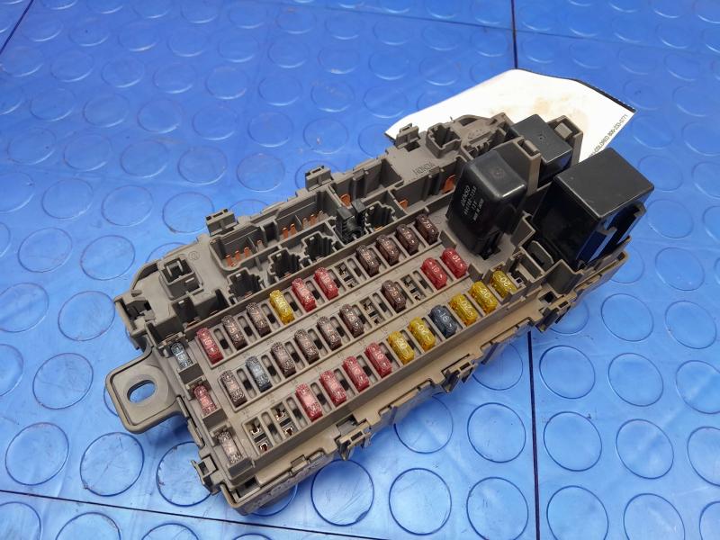 1997-2001 Honda CR-V Multiplex Junction Block Genuine OEM Part 38200-S10-A01