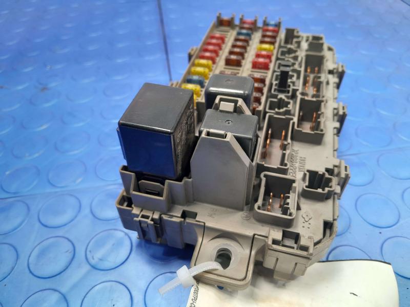 1997-2001 Honda CR-V Multiplex Junction Block Genuine OEM Part 38200-S10-A01
