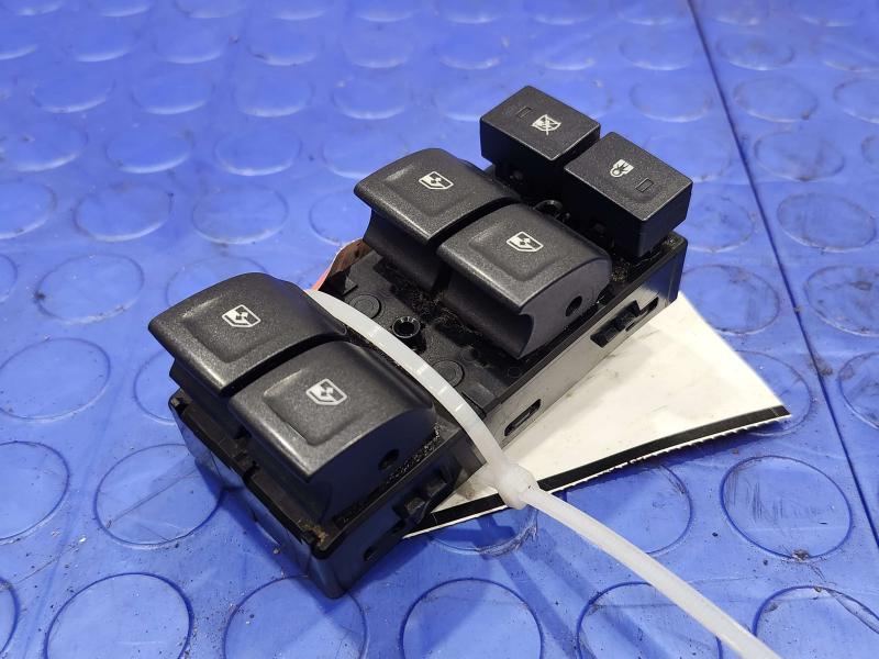 2014 Chevrolet Silverado 1500 Door Switch Front