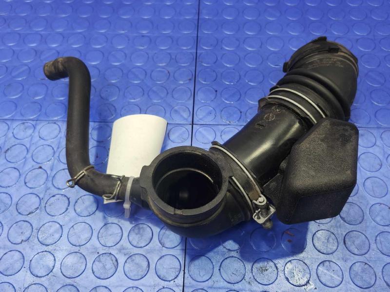 2010-2015 Toyota Prius Engine Air Intake Hose Assembly Genuine OEM 17882-37040