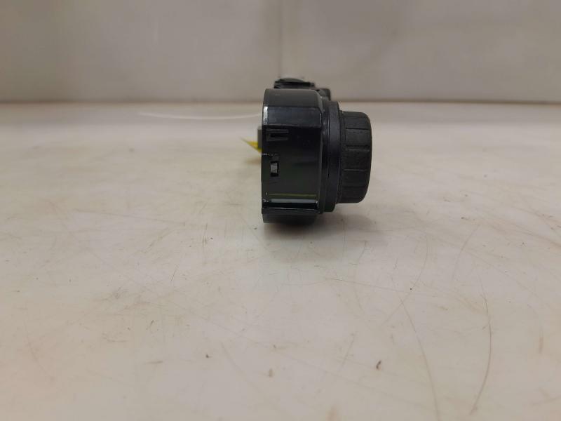 2020 GMC Canyon Heater A/C Control