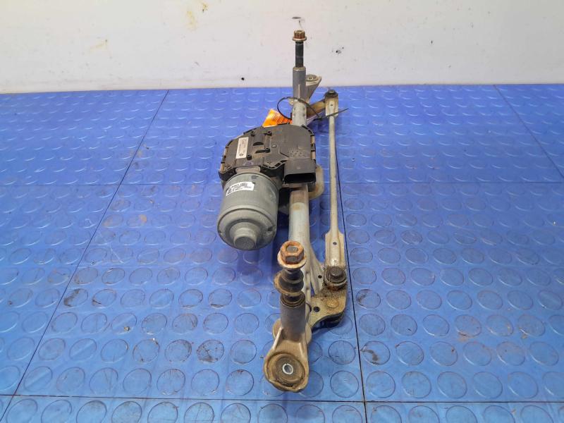 2015 Chrysler 200 Wiper Motor & Wiper Linkage Assembly OEM 68145470AA