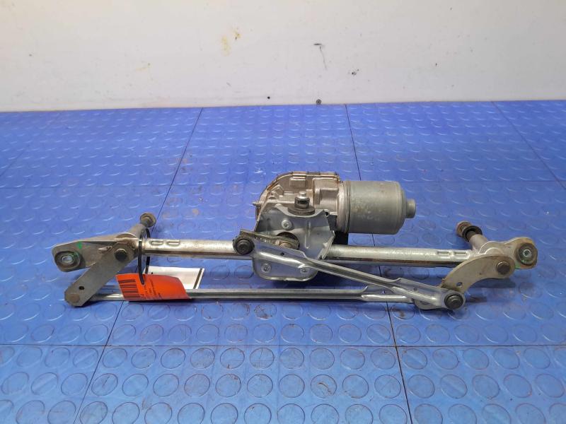 2015 Chrysler 200 Wiper Motor & Wiper Linkage Assembly OEM 68145470AA