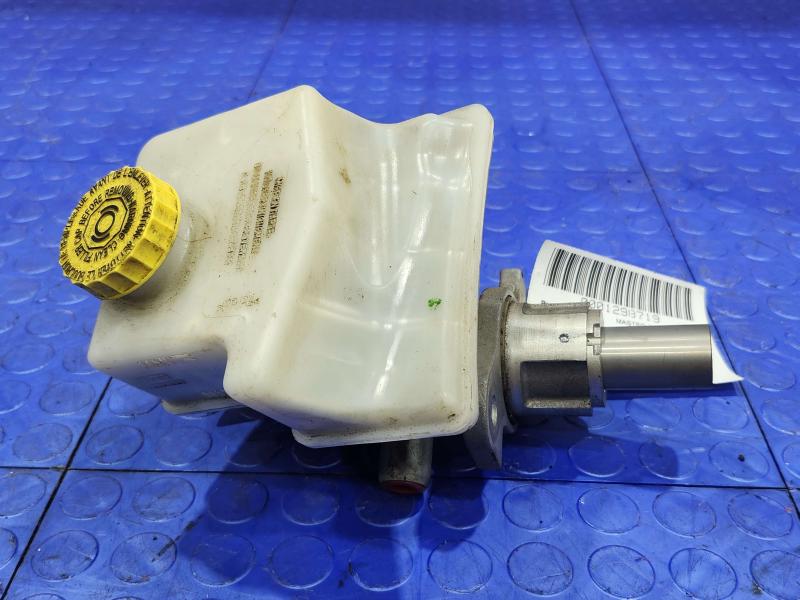 2012 Jeep Grand Cherokee Master Cylinder