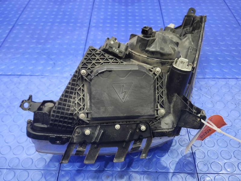2005 Toyota Prius Headlamp Assembly