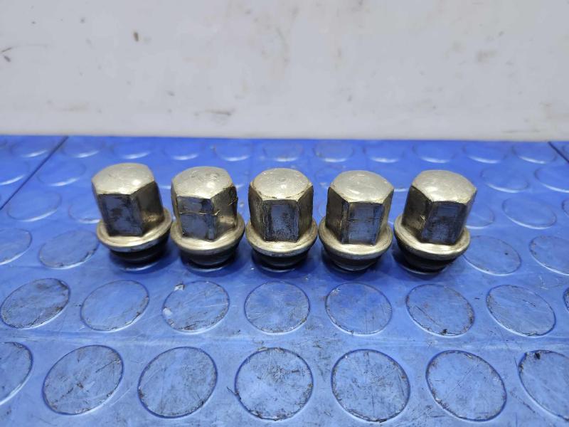 2014 Ram 1500 Lug Nuts