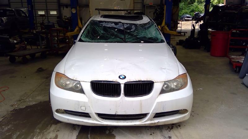 2007 BMW 328i Front Door Latch