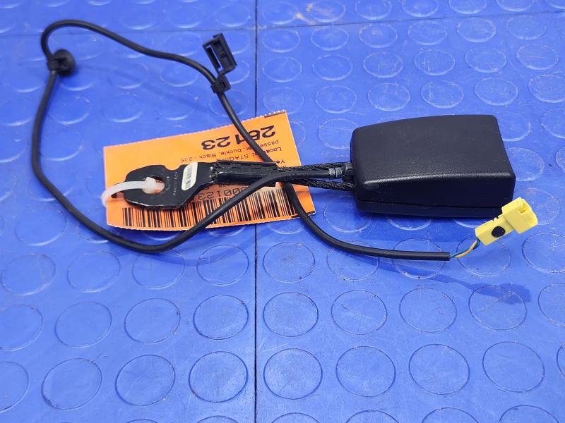 2017 Mercedes C-Class Front Seat Belt