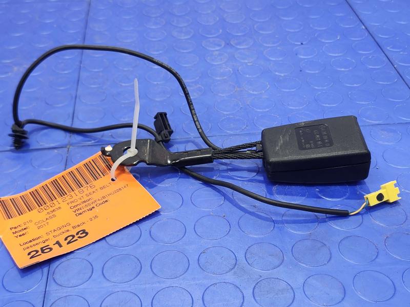 2017 Mercedes C-Class Front Seat Belt