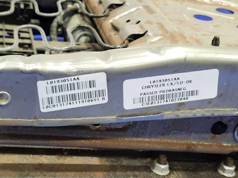 2013 Chrysler 300 Seat Track