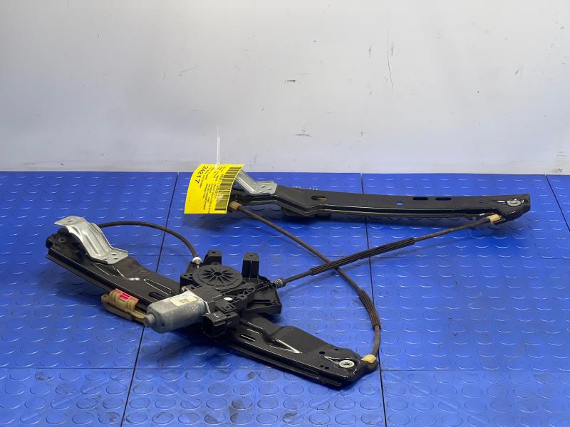 2012 Land Rover Evoque Front Door Regulator